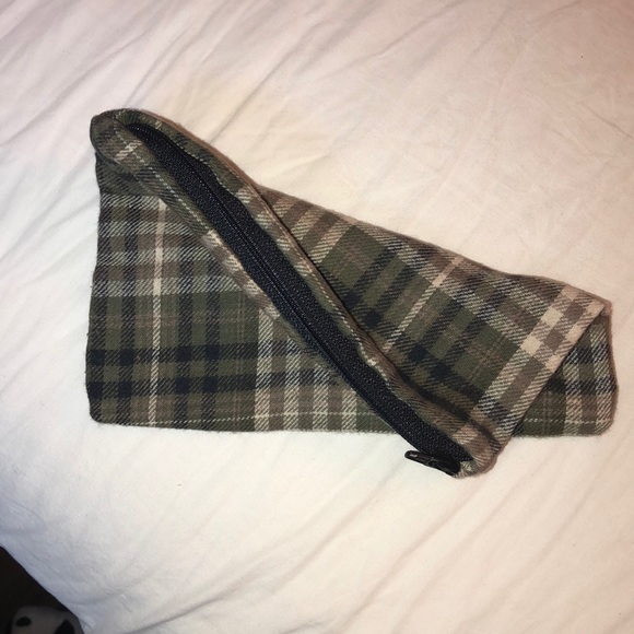 pouch - Picture 2 of 3